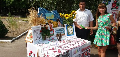 У День знань працівники Народицького бюро правової допомоги провели вуличне інформування