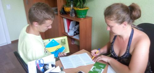 Як Коростенський місцевий центр залучає до співпраці параюристів