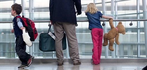 Виїзд дитини за кордон без згоди та супроводу одного з батьків