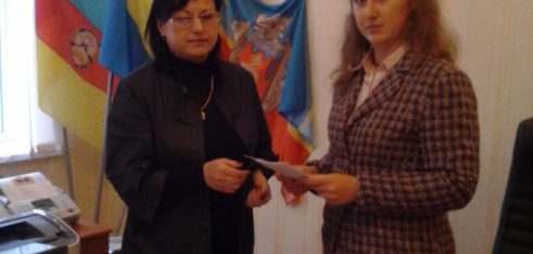 Працівники Коростенського місцевого центру проінформували навчальні заклади про конкурс