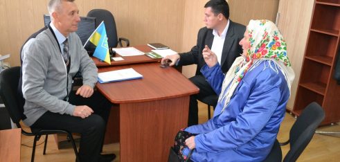 У Коростенському місцевому центрі з наданим БВПД та Олевському і Лугинському бюро правової допомоги громадян консультували директор Регіонального центру та начальник ГТУЮ