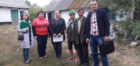 Працівники Ружинського бюро правової допомоги завітали до родин, що перебувають в тяжких життєвих обставинах