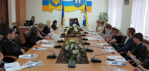 Фахівці Регіонального та місцевого центрів взяли участь у заході за круглим столом для дітей-сиріт та дітей, позбавлених батьківського піклування