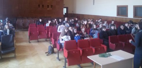 Заступник директора РЦ Наталiя Радушинська зустрiлась з учнями 10-х та 11-х класiв Житомирського мiського колегiуму та ЗОШ 1 м. Житомира