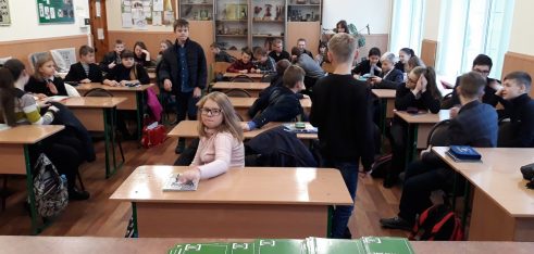 Лекція для школярів: учням Житомирського ліцею № 25 розповіли про кримінальну та адміністративну відповідальність неповнолітніх