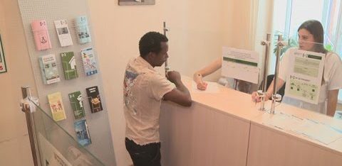 Про роботу та повноваження Другого одеського місцевого центру з надання БВПД 13 липня детально у сюжеті програми “Вести” Медіагрупи Глас розповідають заступник начальника відділу попередньої роботи з клієнтами Анастасія Арцимович та заступник начальника відділу організації надання БВПД та роботи з адвокатами Наталя Мітрофанова