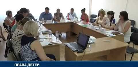 Засідання “Круглого” столу “. Підвищення правової обізнаності дітей в складних життевих обставинах, як шляхи подалання неблагополуччя в молодіжному середовищі”
