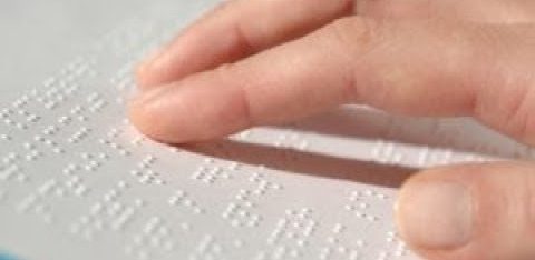 Тема дня. Доступність Сум для людей з вадами зору.  Що дасть правова допомога шрифтом Брайля?