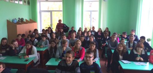 Малокрушлинецьким школярам прочитали лекції про запобігання дискримінації насильству в сім’ї