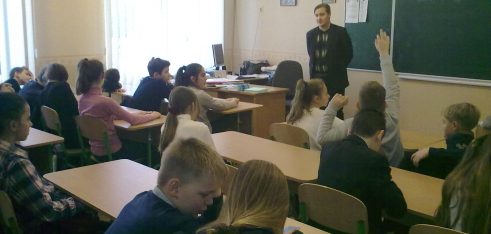 Третій київський місцевий центр у гімназії “Діалог”