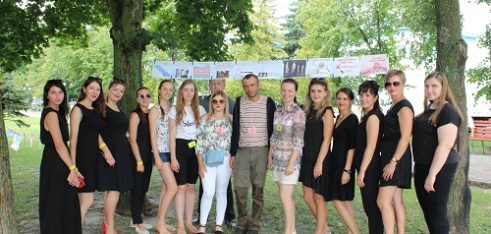 Зніміть «рожеві окуляри»- жертвою торгівлі людьми може стати кожен!