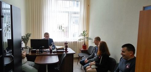 Параюристи набувають досвід роботи з надання правової допомоги населенню.