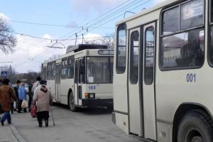 Розміщення інформаційної реклами центром з надання БВПД на городському транспорті.