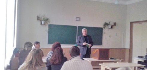 Зустріч директора Конотопського місцевого центу із педагогічним колективом школи
