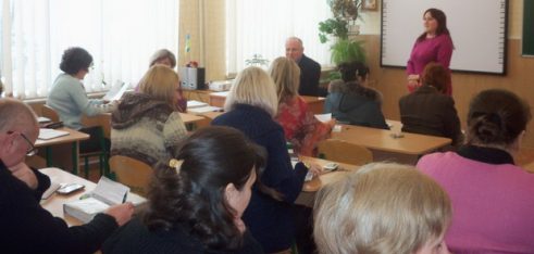 Інтегратор Шосткинського місцевого центру провела тематичну зустріч в школі-інтернат