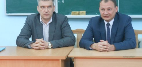 Флешмоб щодо оголошеного конкурсу на посади керівників бюро правової допомоги