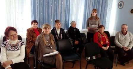 Студентам «Університету ІІІ віку» розповіли як обміняти пошкоджені гроші