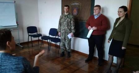 Самооборона та її межі у рамках курсів самозахисту жінок