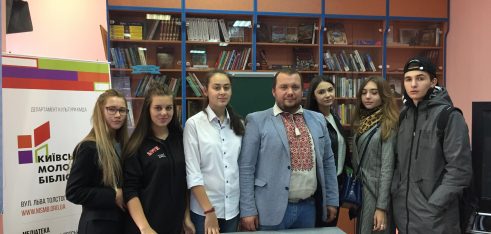 Чи можуть неповнолітні виїжджати закордон без дозволу батьків? Чи можуть офіційно влаштуватися неповнолітні закордоном?