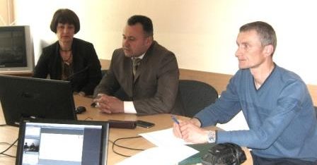 Державні службовці підвищують рівень правової освіти.