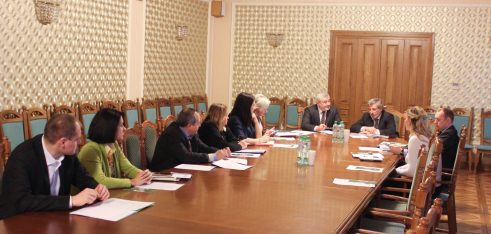 Владні інституції та розвиток громадянського суспільства на  Львівщині