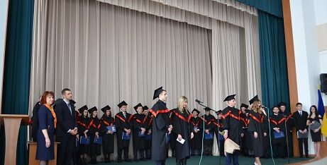 Молодим юристам вручили дипломи