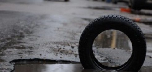 Поганий стан доріг: що робити та куди скаржитися?