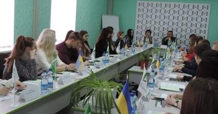 На Полтавщині  громадяни зможуть оцінити роботи  місцевих судів  за допомогою карток громадського опитування