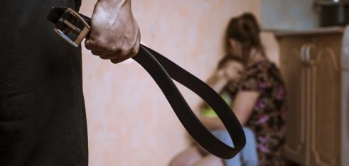 Обмежувальний припис для чоловіка-тирана: клієнтка Конотопського місцевого центру з надання БВПД захистила себе та дітей від домашнього насильства