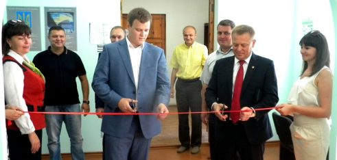 Гостинно відчиняються двері бюро правової допомоги