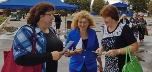 До Дня Прапора України представники Лебединського та Великописарівського бюро правової допомоги інформували населення