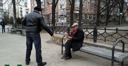 Перший полтавський місцевий центр з надання безоплатної вторинної правової допомоги провів вуличне інформування населення