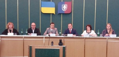 Фахівці системи БПД Дніпропетровщини взяли участь у круглому столі в Хмельницькому