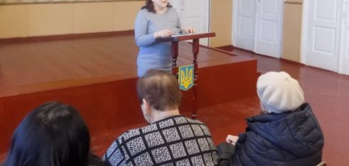 Працівники Шосткинського місцевого центру продовжують інформувати батьків школярів