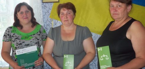 Працівники Шосткинського місцевого центру провели тренінг для посадових осіб Івотської сільської ради