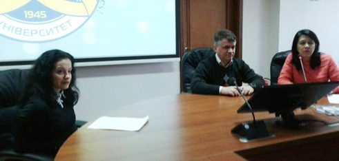 Як проголосувати на виборах Президента України за місцем проживання, розповіли студентам-переселенцям УжНУ