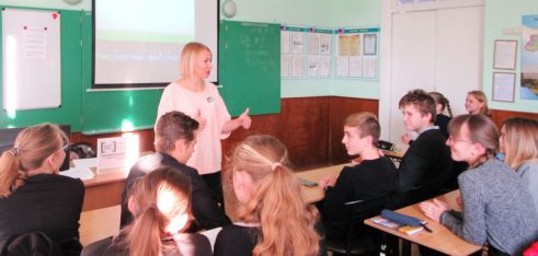 Вчимо молодь правомірно мислити та поважати один одного на уроках права