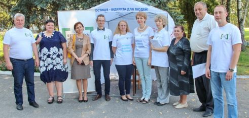 «Я маю право»: про роботу «мобільних точок доступу» в Вільшані та Коровинцях