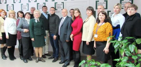 Про те, як органи місцевого самоврядування і держава можуть відповісти на правові потреби громад, говорили на Сумщині