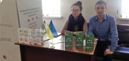 Фахівці Четвертого київського місцевого центру спільно з членами правничої клініки НУ «Києво-Могилянська академія» надавали правничу допомогу донорам крові