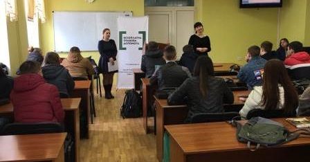 Полтавських студентів продовжують інформувати про їх виборчі права