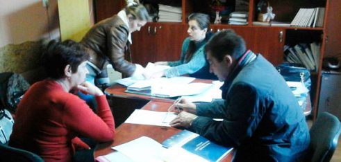 Працівники Мукачівського міського центру поспілкувалися із жителями Мужієва