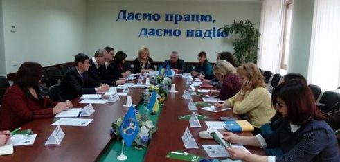 Круглий стіл тему: “Актуальні проблеми внутрішньо переміщених осіб та шляхи їх подолання”