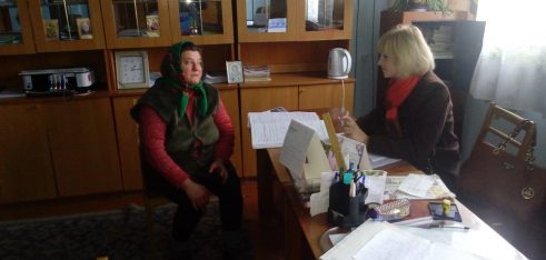 Старокостянтинівський місцевий центр з надання БВПД організував черговий виїзний прийом громадян до сіл Старокостянтинівського району