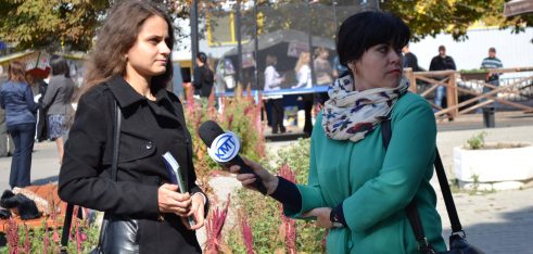 Флешмоб “Не гайте часу в чергах” Калуського місцевого центру