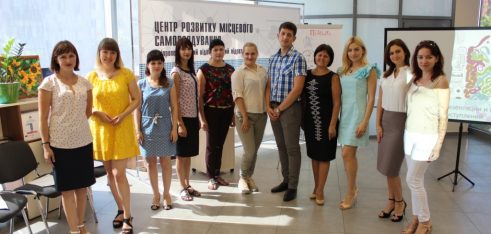 Натхненні ідеєю та озброєні знаннями – фахівці Регіонального центру з надання БВПД пройшли тренінг з ораторського мистецтва