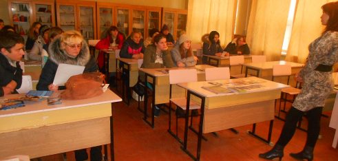 Схвильовані батьки прислухаються до Гуляйпільського бюро правової допомоги