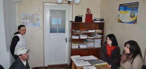 У селі Збаразького району громадян проконсультували щодо питань спадкового та житлового права