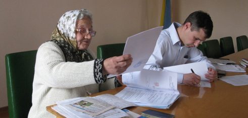 Жителів Підгаєць консультували з правових питань