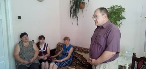 У с. Великі Бережці Кременецького району надали правову допомогу людям похилого віку та інвалідам